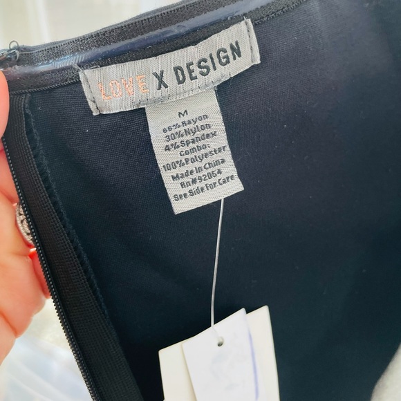 Love by Design M Black Regina Notched Lace Bodice Bodycon Dress - Picture 6 of 6